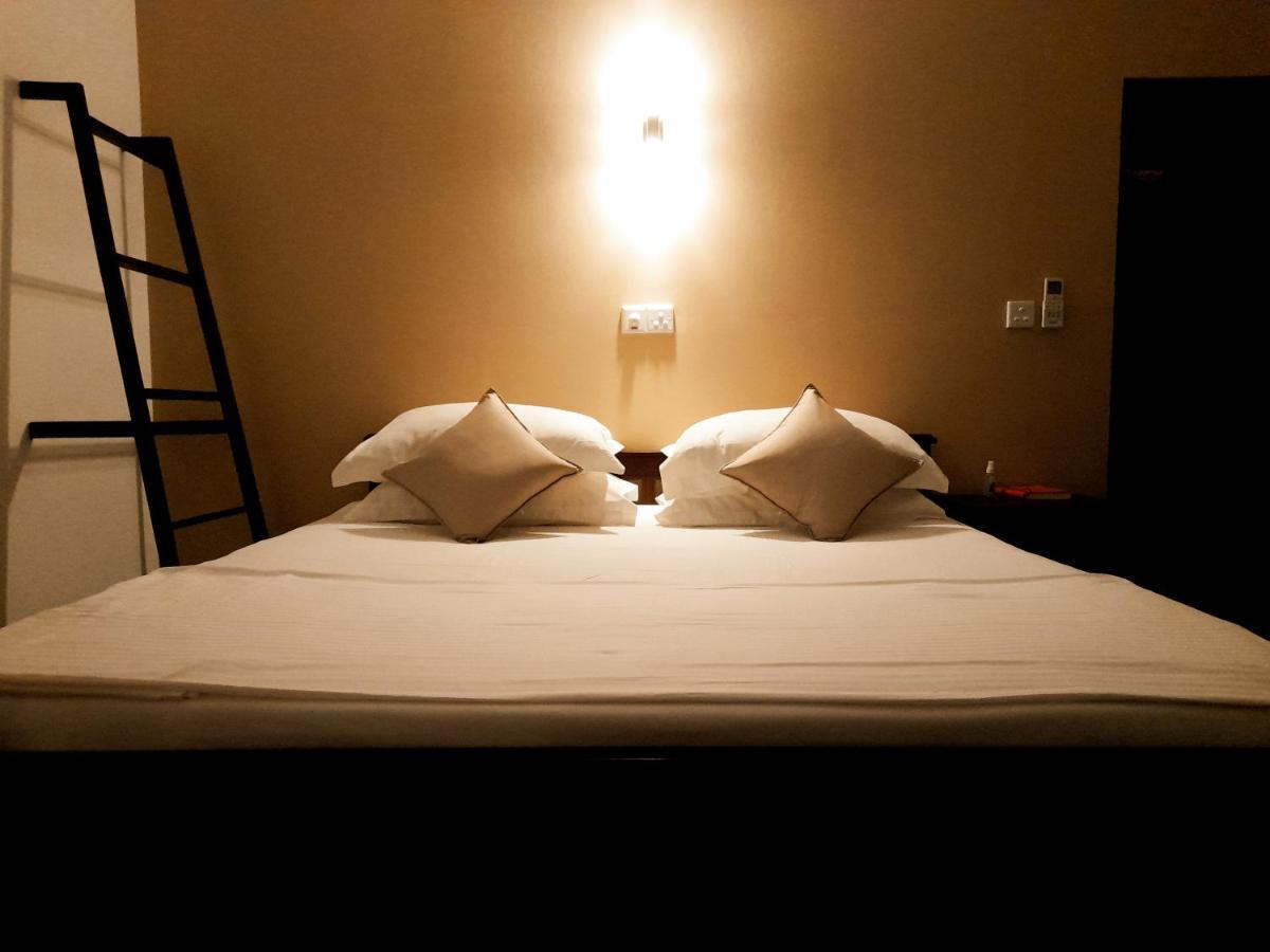Halcyon Rest Villa Hikkaduwa Bagian luar foto