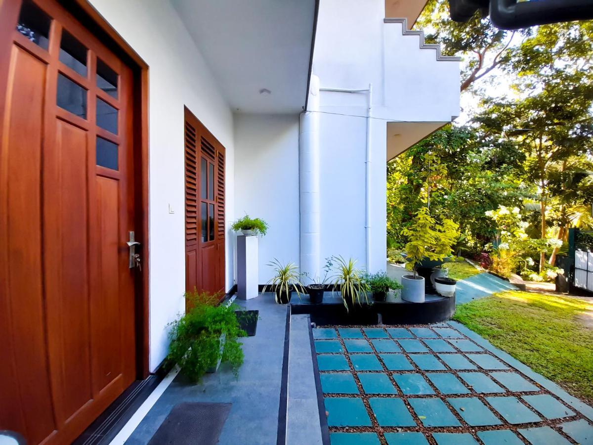 Halcyon Rest Villa Hikkaduwa Bagian luar foto